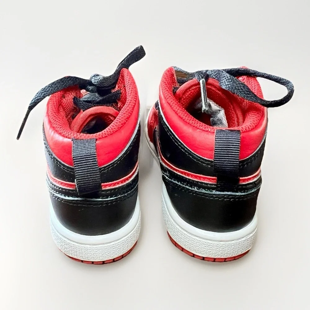 Nike Air Jordan 1 Mid Red Black Reverse Bred Kids Size 11C 640734-660 - Picture 4 of 9